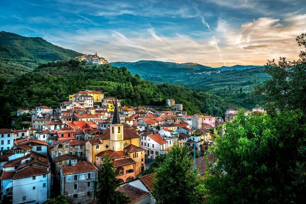 Il Cuore Del Borgo - Holiday Home Borgomaro المظهر الخارجي الصورة